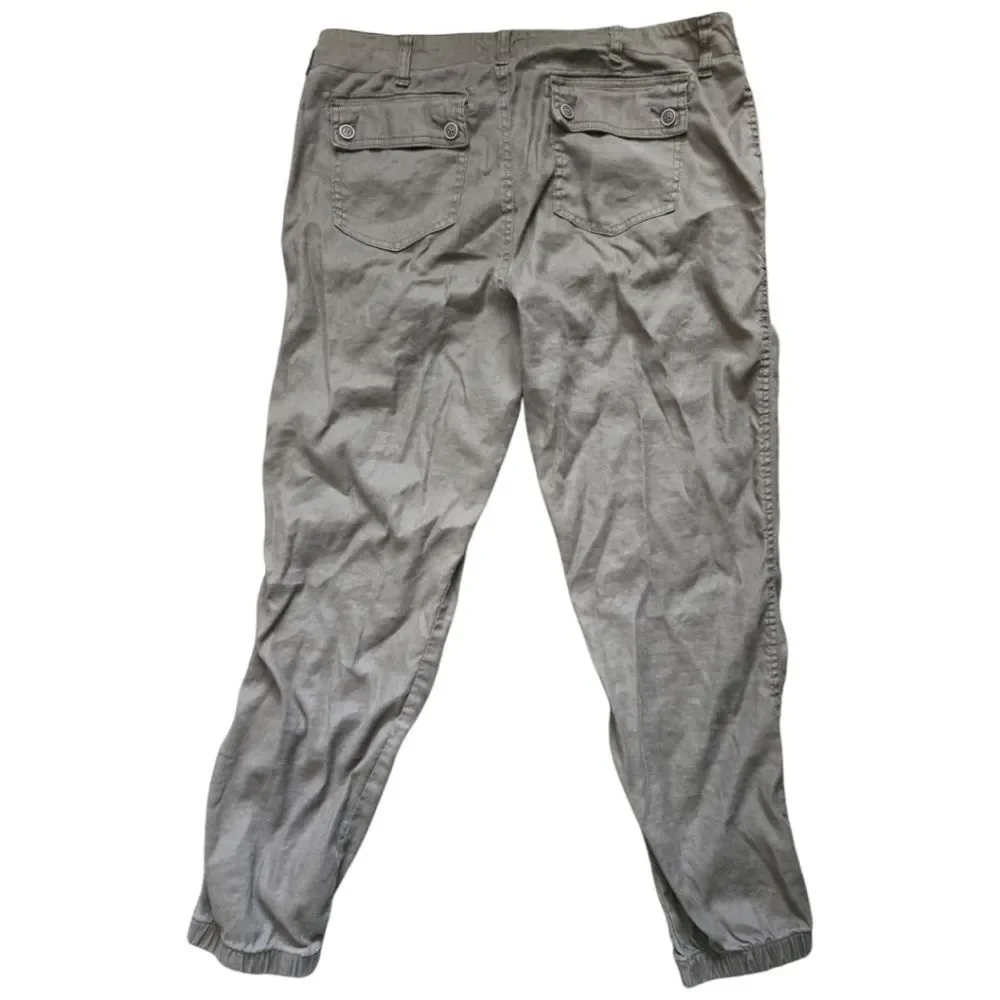 Level 99 Women's Izzy Patch Pocket Cuff Pants - 32